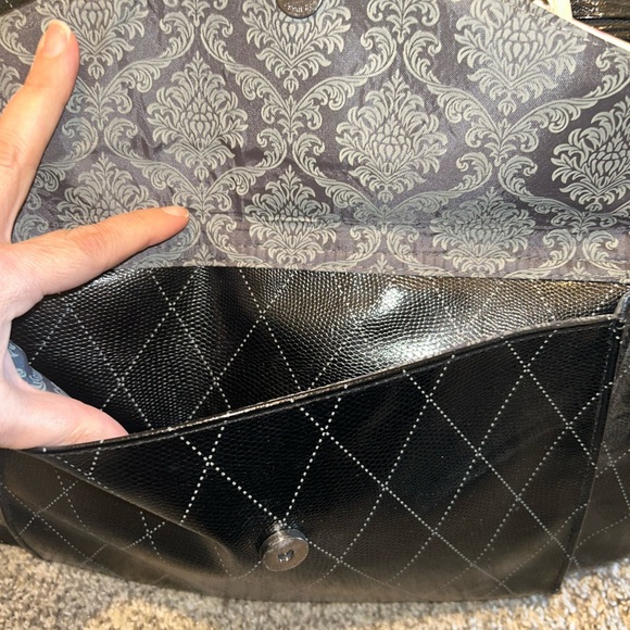 Mary Kay Black and Cream Quilted Travel Bag - Picture 3 of 10